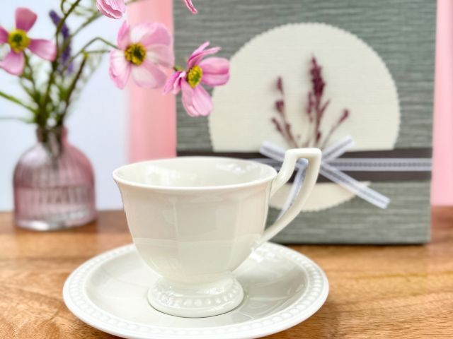 Filiżanka porcelanowa w pudełku prezentowym
